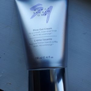 Monat Blow-Out Cream